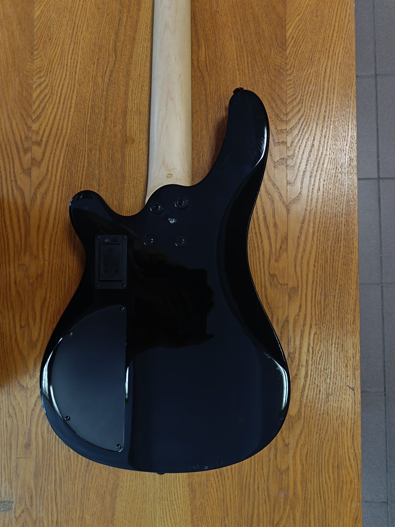Gitara basowa - obrazek 3